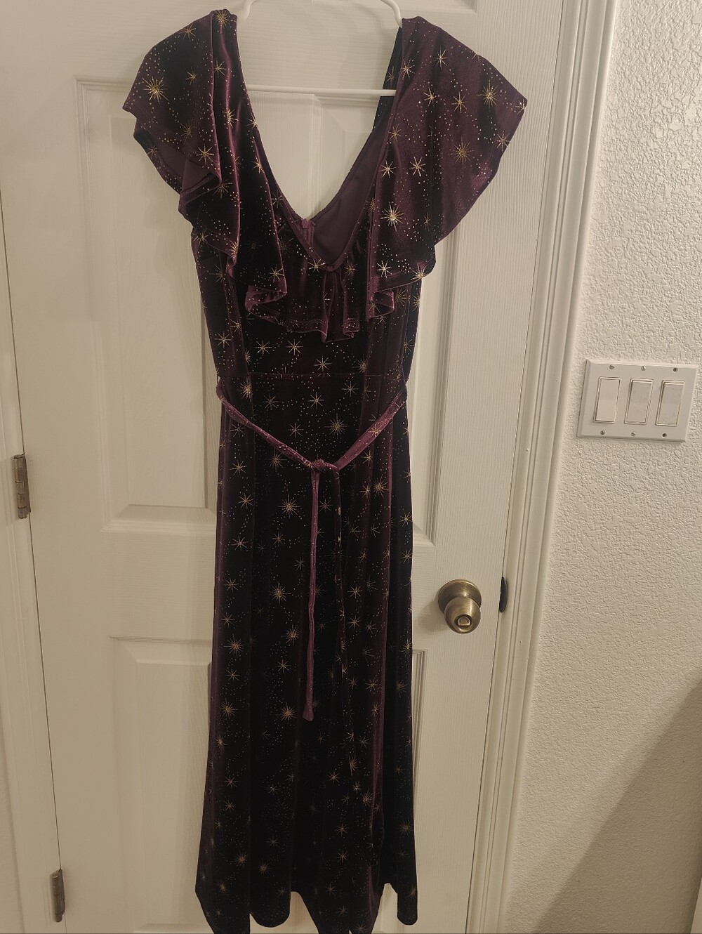 Velvet V-neck Star Ruffle Tie Back Midi Dress, Size XL